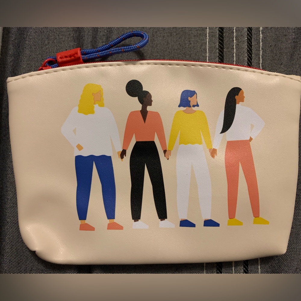 FREE w/$45 purchase || Ipsy makeup bag
